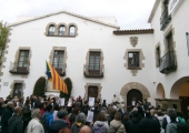 Concentració a l'Ajuntament d'Arenys de Mar 